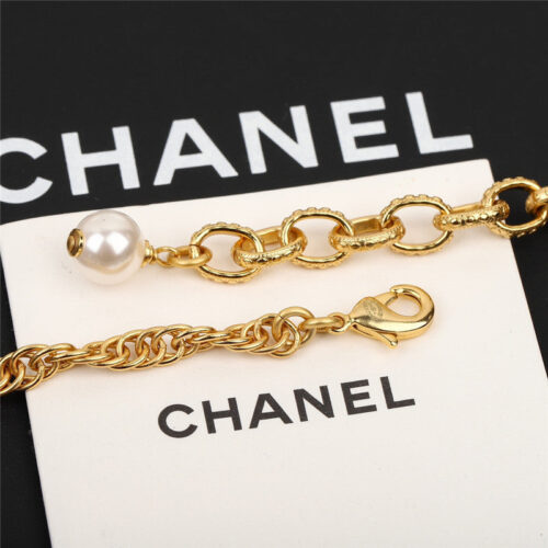 High Quality Luxury Chanel Fragrance Necklace – Style 49980 product detail