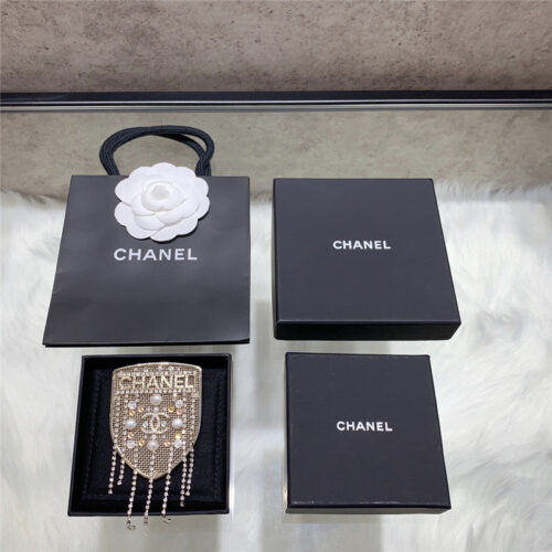 High Quality Luxury Chanel Advanced Handcraft Shield Tassel Brooch