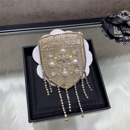 High Quality Luxury Chanel Advanced Handcraft Shield Tassel Brooch product detail