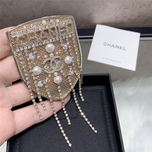 High Quality Luxury Chanel Advanced Handcraft Shield Tassel Brooch product detail