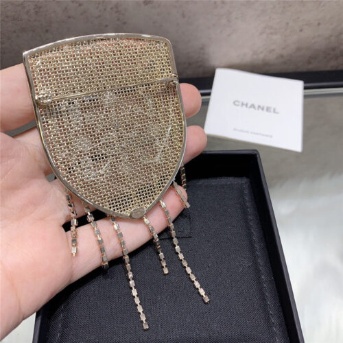 High Quality Luxury Chanel Advanced Handcraft Shield Tassel Brooch product detail
