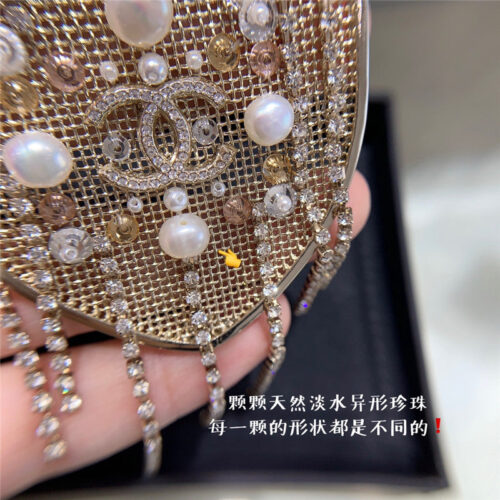 High Quality Luxury Chanel Advanced Handcraft Shield Tassel Brooch product detail
