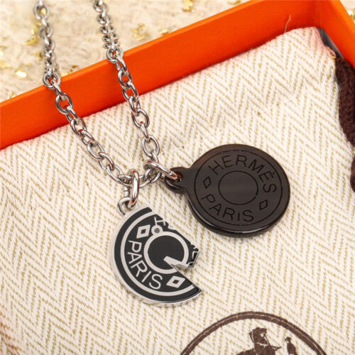 High Quality Luxury Hermes Horse Head Necklace alternate view