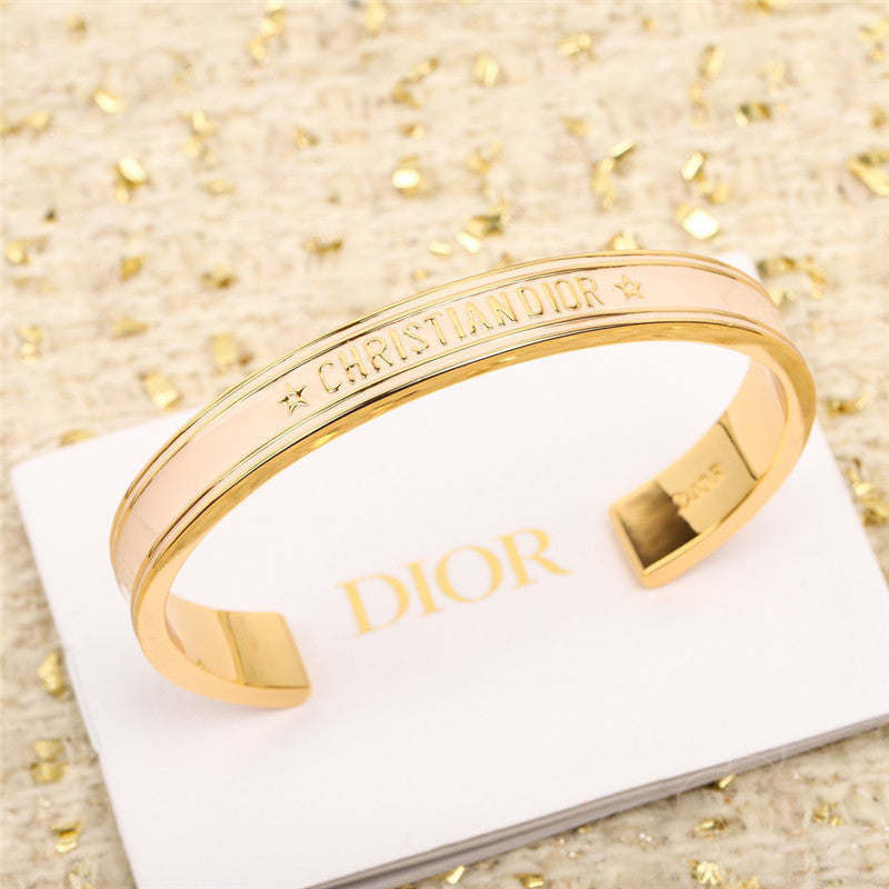 High Quality Luxury Dior D Letter Open Bracelet – Style 50686 product detail