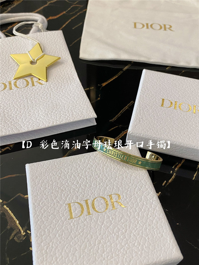 High Quality Luxury Dior D Letter Open Bracelet – Style 50688 product detail