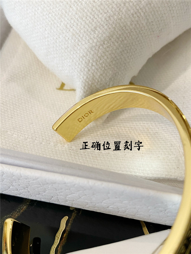High Quality Luxury Dior D Letter Open Bracelet product detail