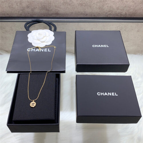 High Quality Luxury Chanel Fragrance Necklace – Style 49982