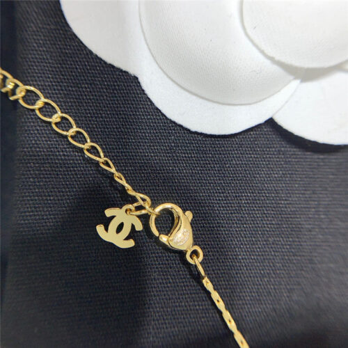 High Quality Luxury Chanel Fragrance Necklace – Style 49982 product detail