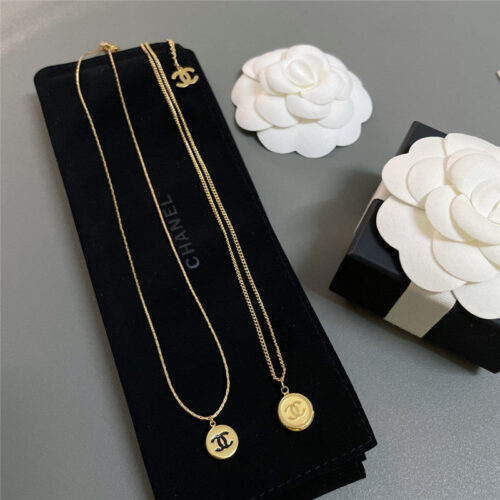 High Quality Luxury Chanel Fragrance Necklace – Style 49986
