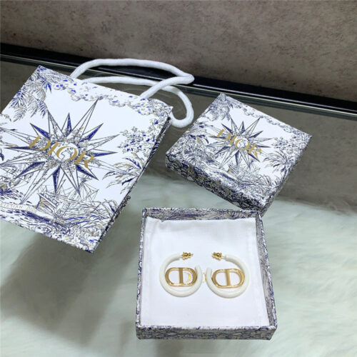 High Quality Luxury Dior Simple Cd Callout Metal Earrings – Style 50902 product detail