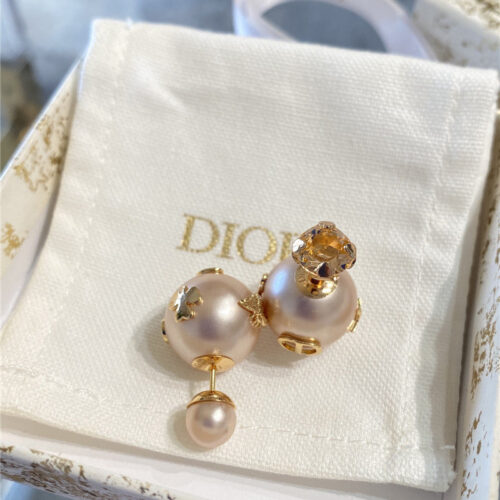 High Quality Luxury Dior New Pink Pearl Crystal Earrings product detail