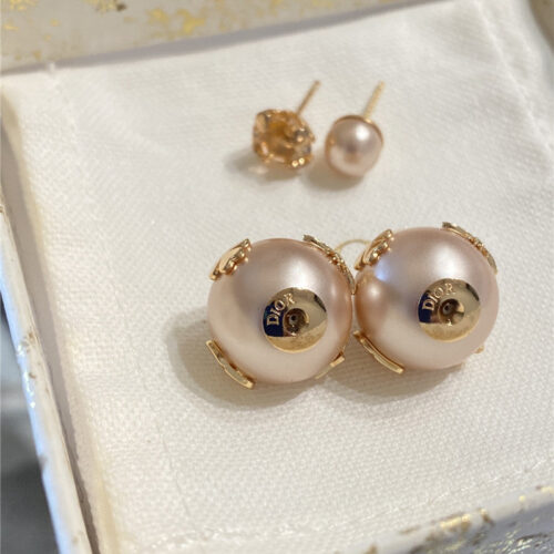 High Quality Luxury Dior New Pink Pearl Crystal Earrings product detail
