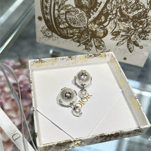 High Quality Luxury Dior Multi-Accessories Black Pearl Earrings – Style 50800 product detail