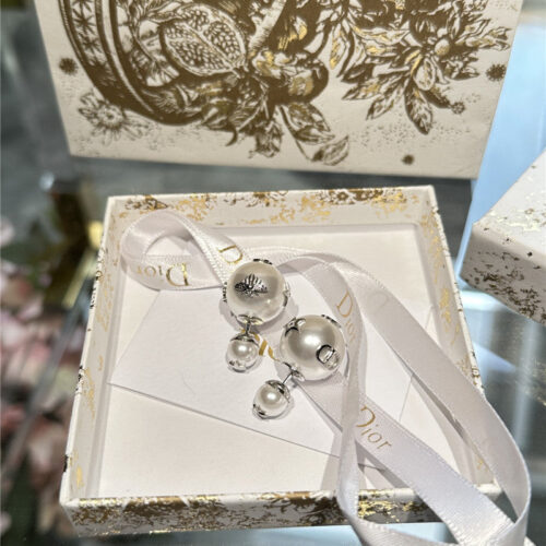 High Quality Luxury Dior Multi-Accessories Black Pearl Earrings – Style 50800 product detail