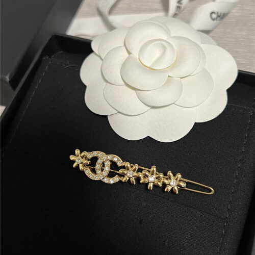High Quality Luxury Chanel Handmade Workshop Double C Small Flower Hairpin product detail