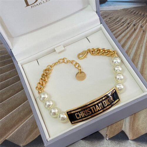 High Quality Luxury Dior D Letter Brand Pearl Bracelet alternate view