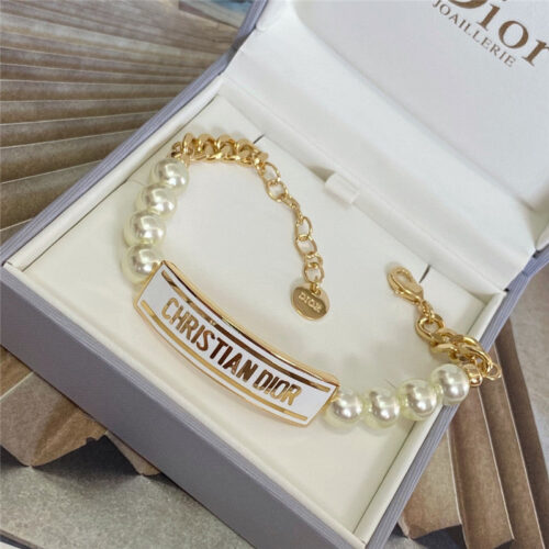 High Quality Luxury Dior D Letter Brand Pearl Bracelet product detail
