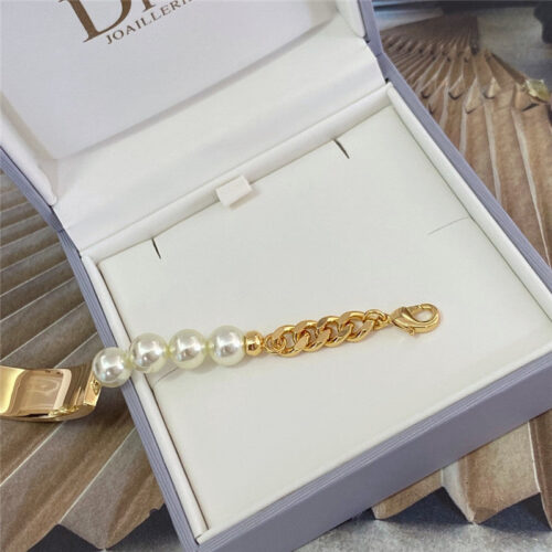 High Quality Luxury Dior D Letter Brand Pearl Bracelet product detail