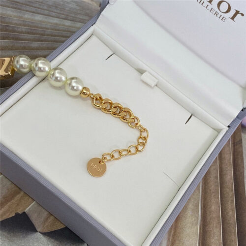 High Quality Luxury Dior D Letter Brand Pearl Bracelet product detail