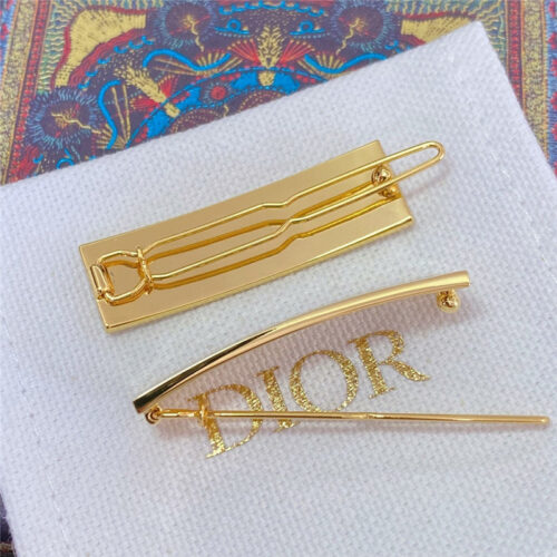 High Quality Luxury Dior D Letter Card Hair Clip product detail