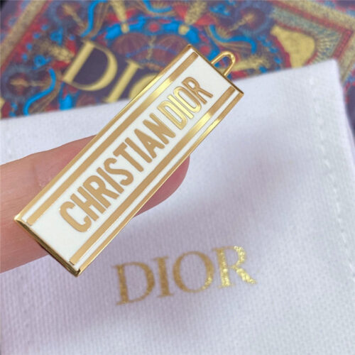 High Quality Luxury Dior D Letter Card Hair Clip product detail