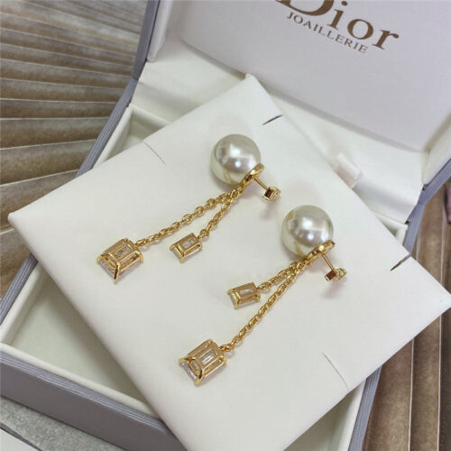 High Quality Luxury Dior Square Size Crystal Pearl Earrings product detail