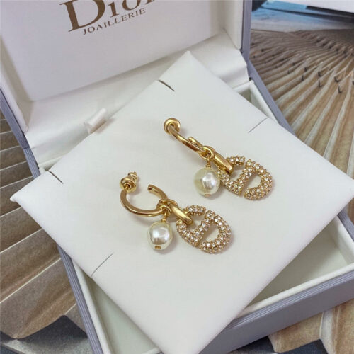 High Quality Luxury Dior Full Diamond Cd Pearl Ear Hook alternate view