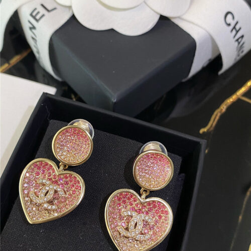 High Quality Luxury Chanel Peach Heart Shape Ear Clip product detail