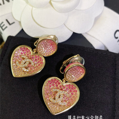 High Quality Luxury Chanel Peach Heart Shape Ear Clip product detail