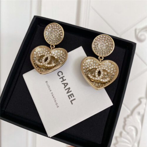 High Quality Luxury Chanel Full Diamond Love Ear Clip product detail