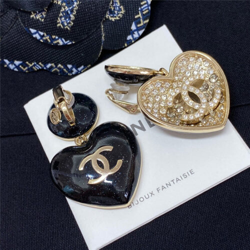 High Quality Luxury Chanel Full Diamond Love Ear Clip product detail