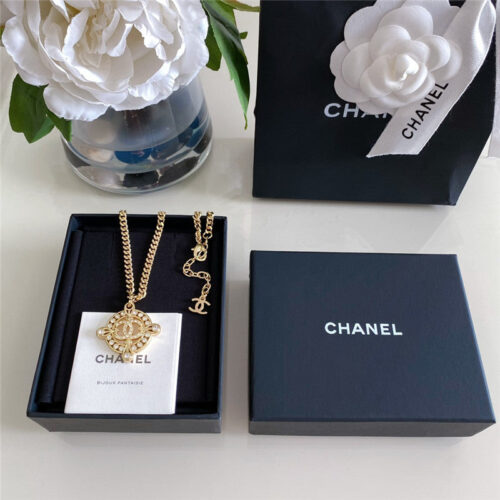High Quality Luxury Chanel Round Compass Crystal Necklace