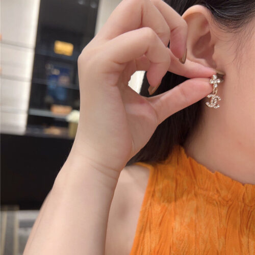 High Quality Luxury Chanel Cross Crystal Pendant Double C Earrings product detail
