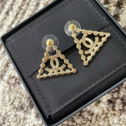 High Quality Luxury Chanel Triangle Double C Earrings product detail