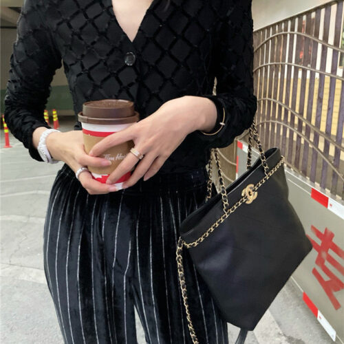 High Quality Luxury Prada Triangle Necklace product detail