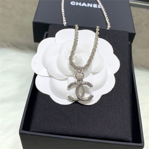 High Quality Luxury Chanel Glossy Double C Necklace – Style 50033 product detail