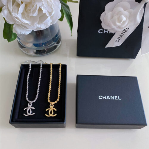 High Quality Luxury Chanel Glossy Double C Necklace