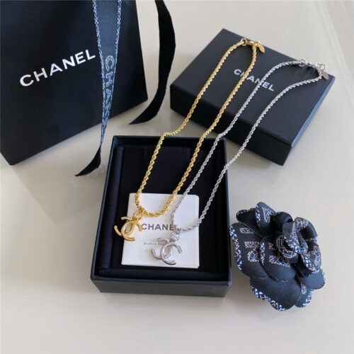 High Quality Luxury Chanel Glossy Double C Necklace alternate view
