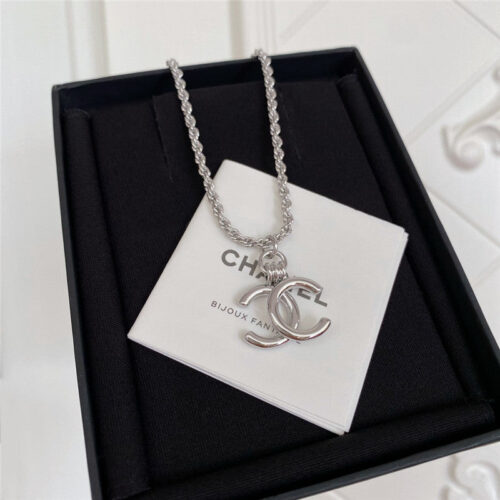 High Quality Luxury Chanel Glossy Double C Necklace product detail