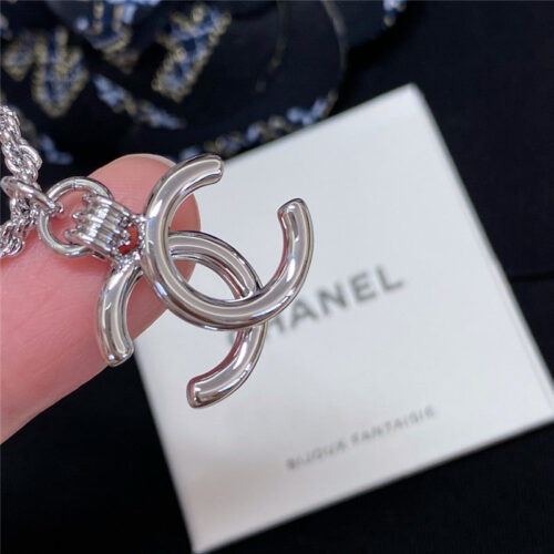 High Quality Luxury Chanel Glossy Double C Necklace product detail