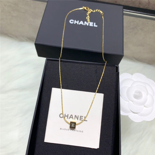 High Quality Luxury Chanel Small Square Grain Necklace alternate view