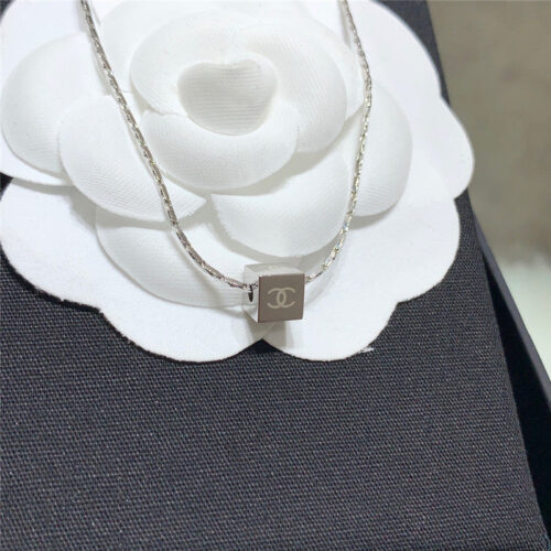 High Quality Luxury Chanel Small Square Grain Necklace product detail