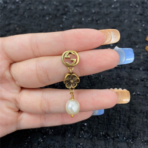 High Quality Luxury Gucci Classic Button Stud Earrings With Diamonds product detail