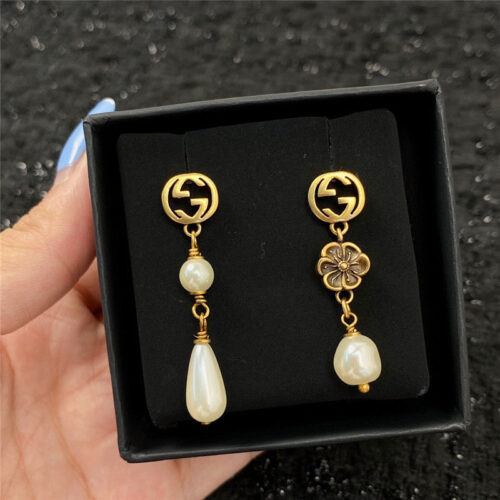 High Quality Luxury Gucci Classic Button Stud Earrings With Diamonds product detail