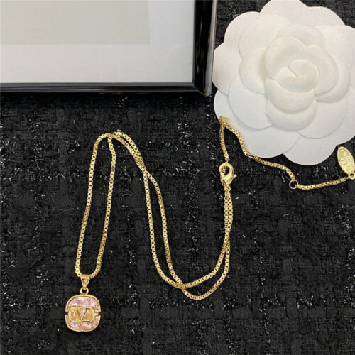 High Quality Luxury Valentino Swarovski Pink Diamond Necklace product detail