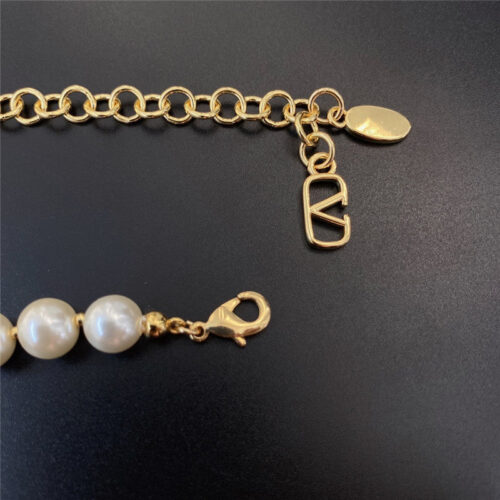 High Quality Luxury Valentino Summer Gentle Pearl Necklace product detail