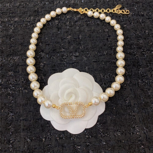 High Quality Luxury Valentino Summer Gentle Pearl Necklace