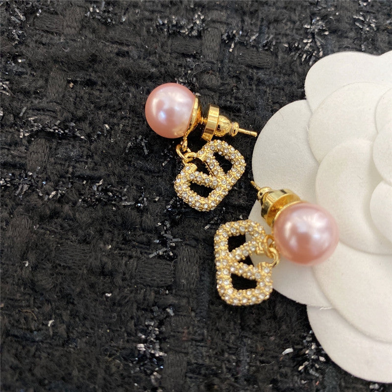 High Quality Luxury Valentino Versatile Diamond Stud Earrings product detail