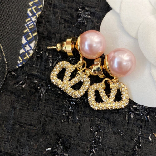 High Quality Luxury Valentino Versatile Diamond Stud Earrings product detail