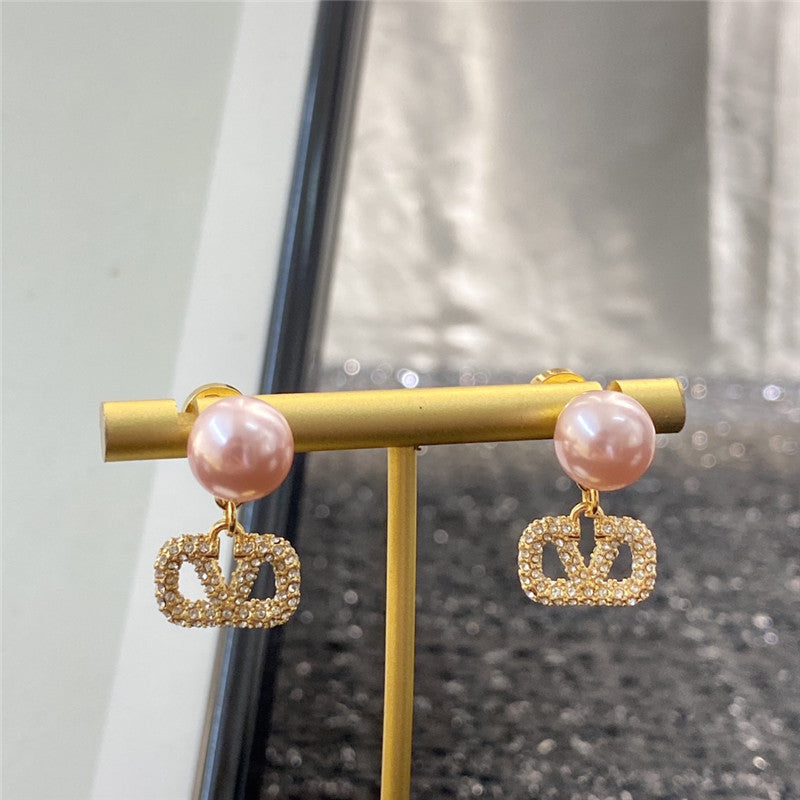 High Quality Luxury Valentino Versatile Diamond Stud Earrings product detail